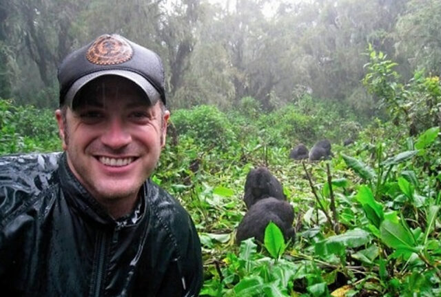 LeeAbbamonte with Gorillas